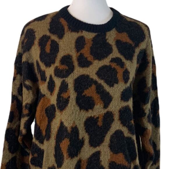 Band of Gypsies Leopard Fuzzy Oversize Crew Neck SweaterWomen's Size XS - Picture 5 of 11